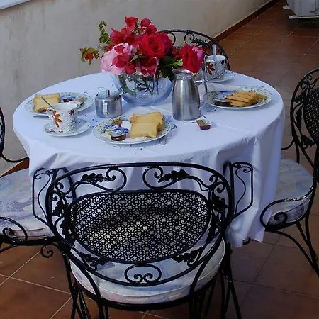 Casa de hóspedes Hirolakas 2*